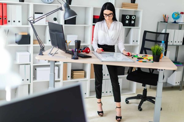 Comment bien choisir votre bureau debout pour une ergonomie optimale ?
